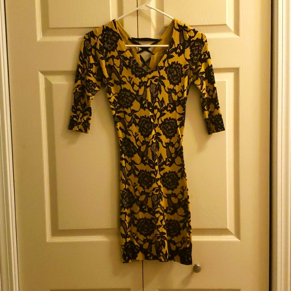 Black/golden yellow sweater dress, form fitting, size L, brand Joyce Leslie
